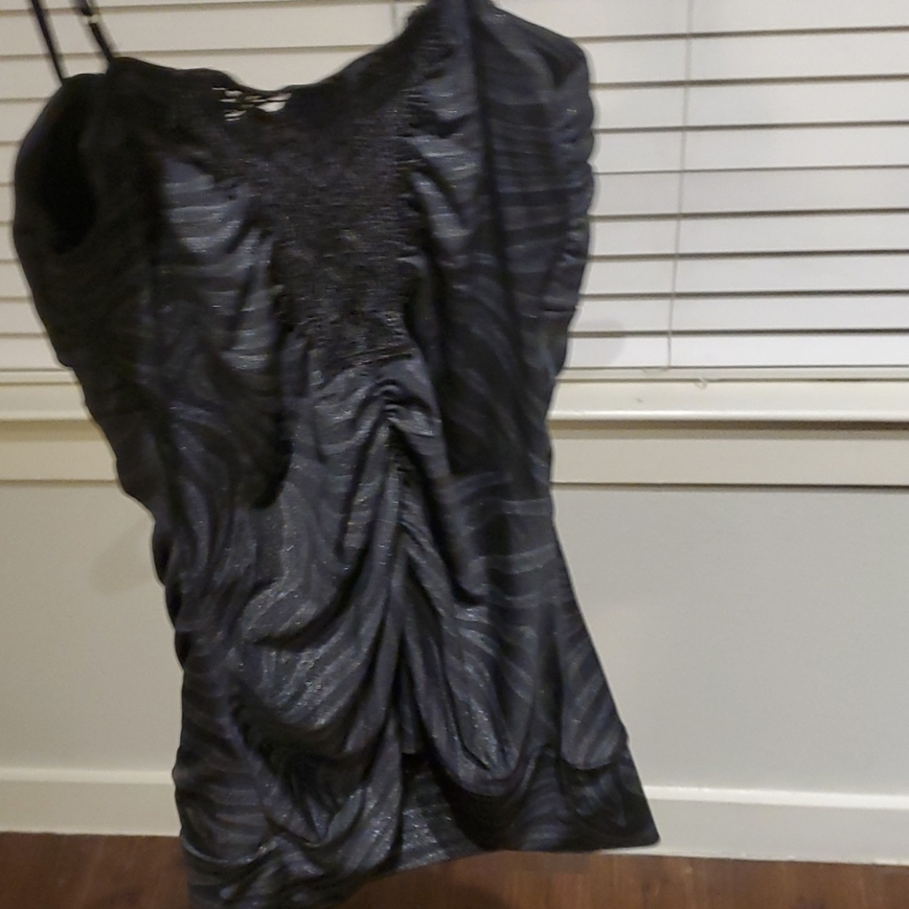 Tank - Picture 5 of 6